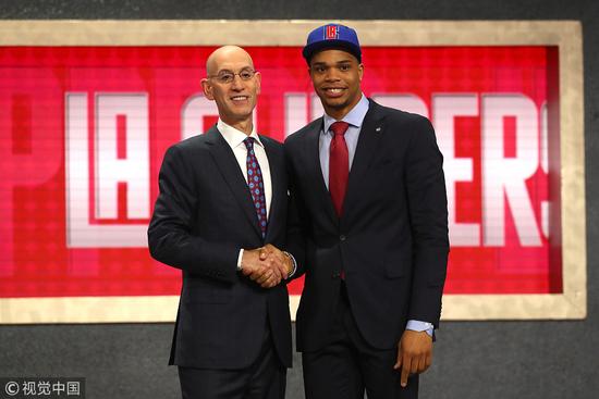 时刻挺身而 时刻挺身而