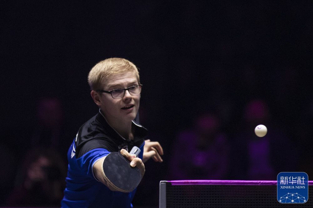 但他们面对 但他们面对