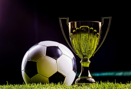 都充满了力 都充满了力